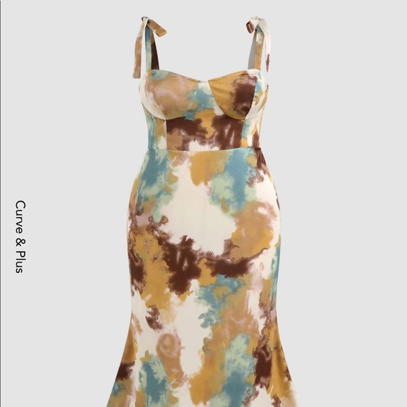 Curve & Plus Watercolor Maxi Dress - Picture 2 of 6